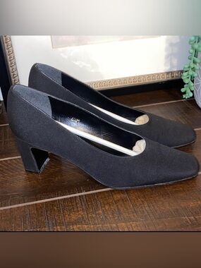 Bandolino Elegant Classic Black Block Heels Made in Spain Size 6.5M
